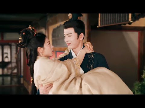 The Demon Lord picked up the princess and told her a sweet secret！💖Movie #zhanglinghe #zhaojinmai