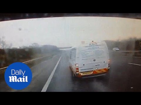 Dash cam footage captures scary moment a van suddenly breaks - Daily Mail