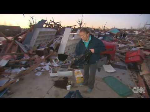 ▶ New Video captures Midwest tornado fury In Multiple Locations {Raw Scary Footage}